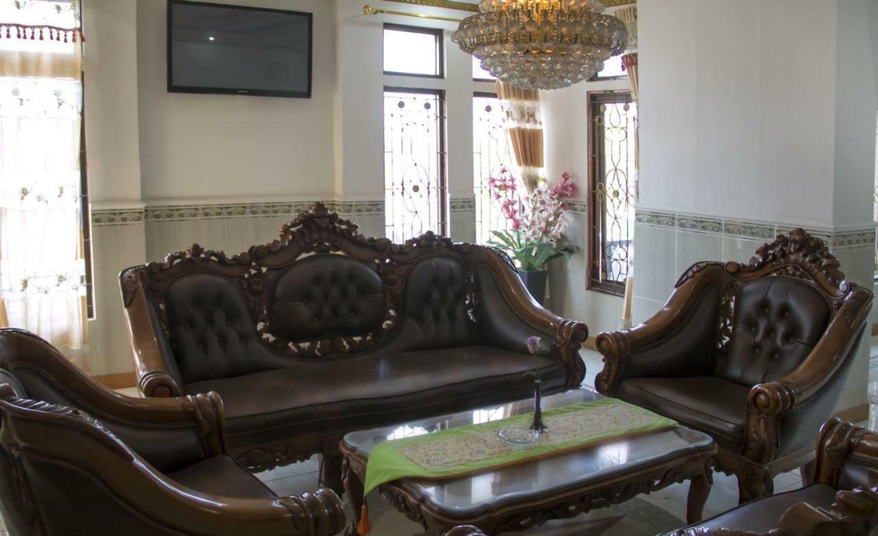 Hotel Wiwi Perkasa 2 Indramayu エクステリア 写真