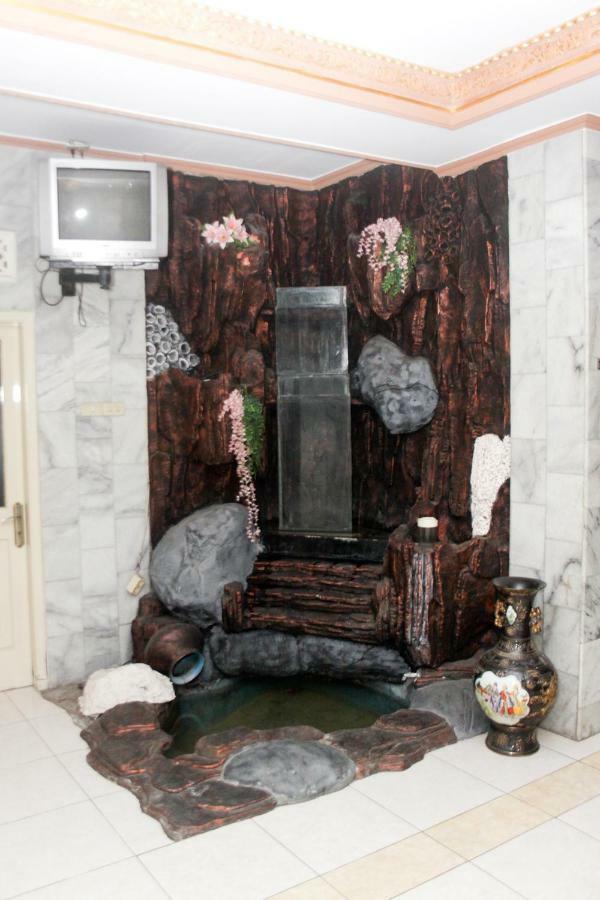 Hotel Wiwi Perkasa 2 Indramayu エクステリア 写真