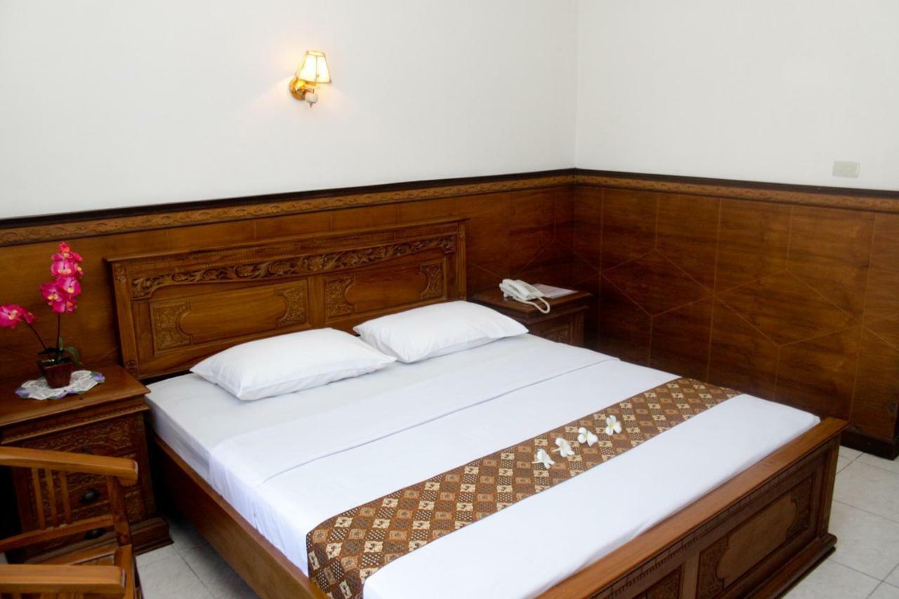 Hotel Wiwi Perkasa 2 Indramayu エクステリア 写真
