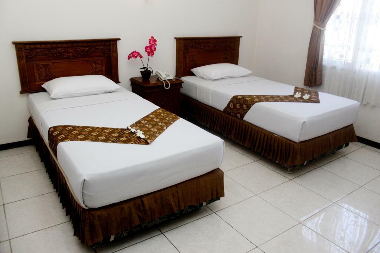 Hotel Wiwi Perkasa 2 Indramayu エクステリア 写真