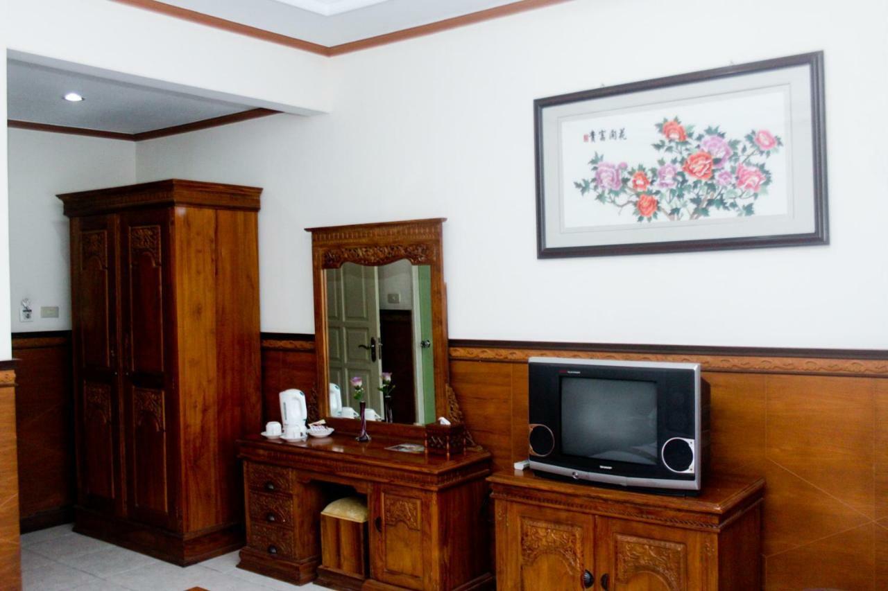 Hotel Wiwi Perkasa 2 Indramayu エクステリア 写真