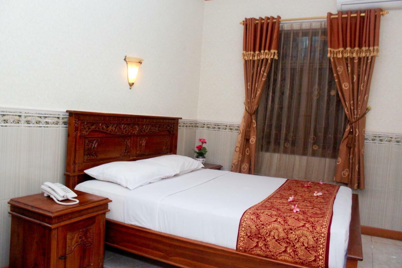 Hotel Wiwi Perkasa 2 Indramayu エクステリア 写真