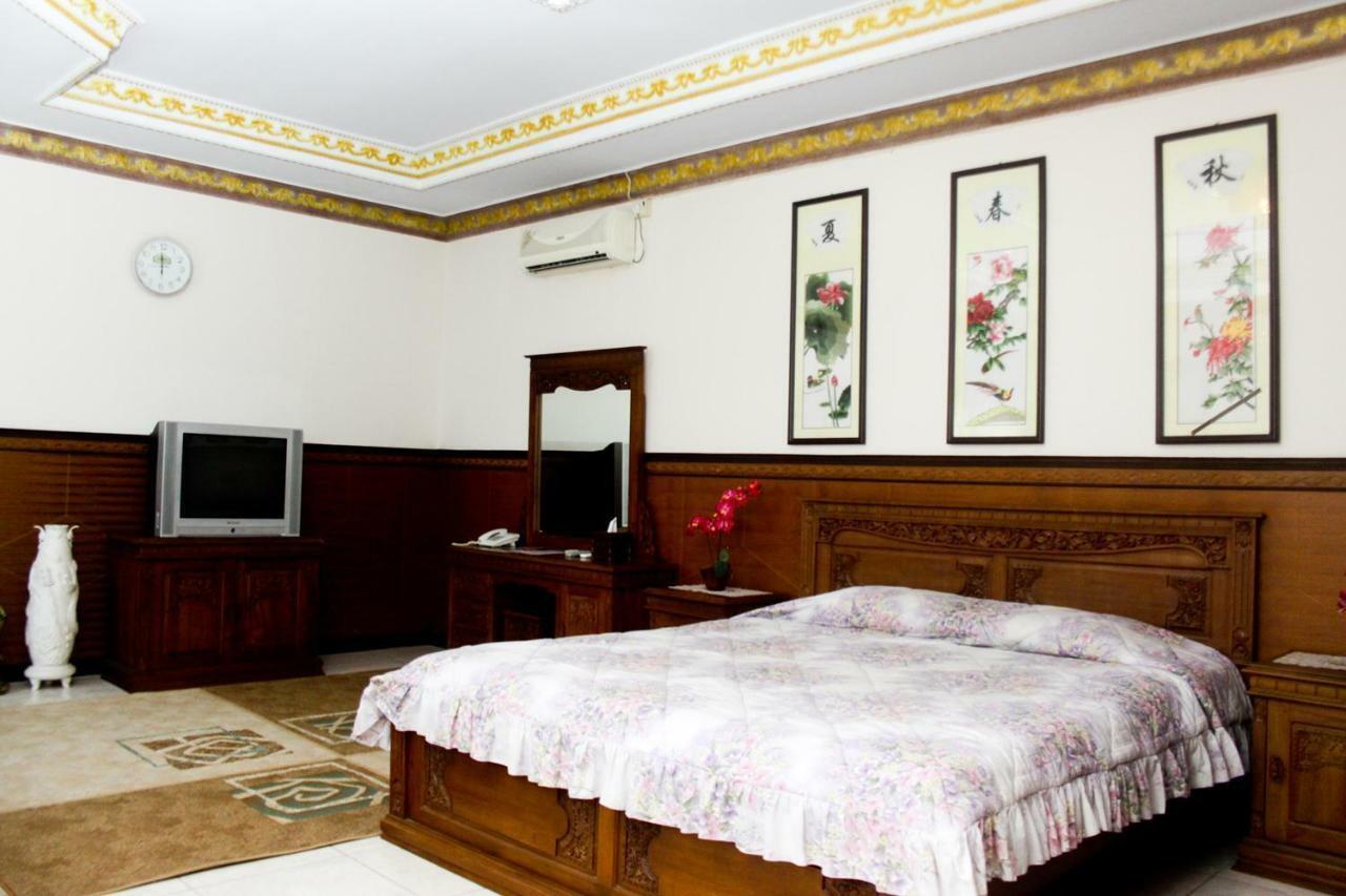 Hotel Wiwi Perkasa 2 Indramayu エクステリア 写真